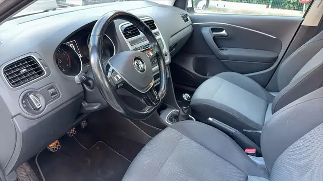 Volkswagen Polo view 8