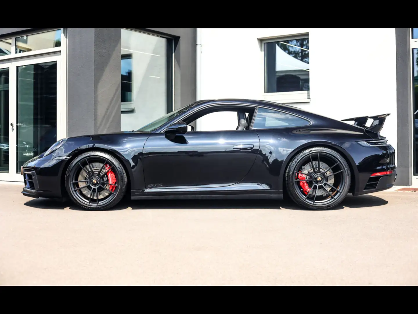 Porsche 992 .1 911 CARRERA 4 GTS COUPE PDK AEROKIT°INNODRIVE Noir - 2