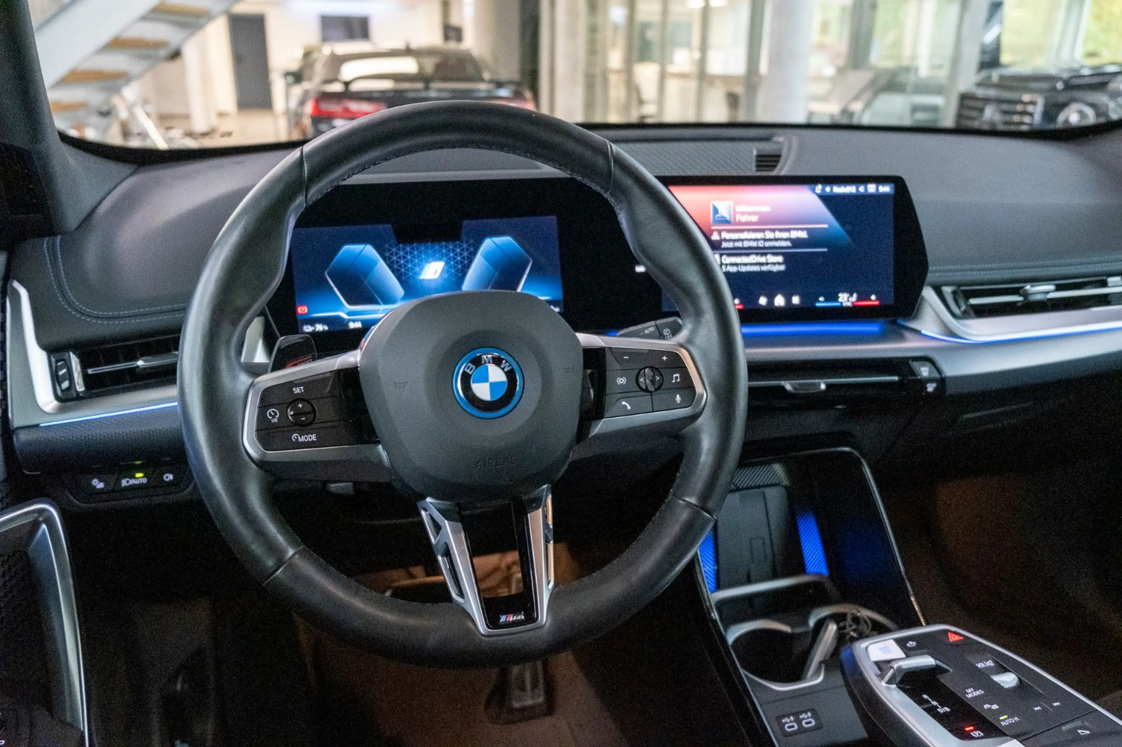 BMW iX1 30 xDrive M Sport*PANO*AHK*HUD*H&K*360°1HD — photo 11