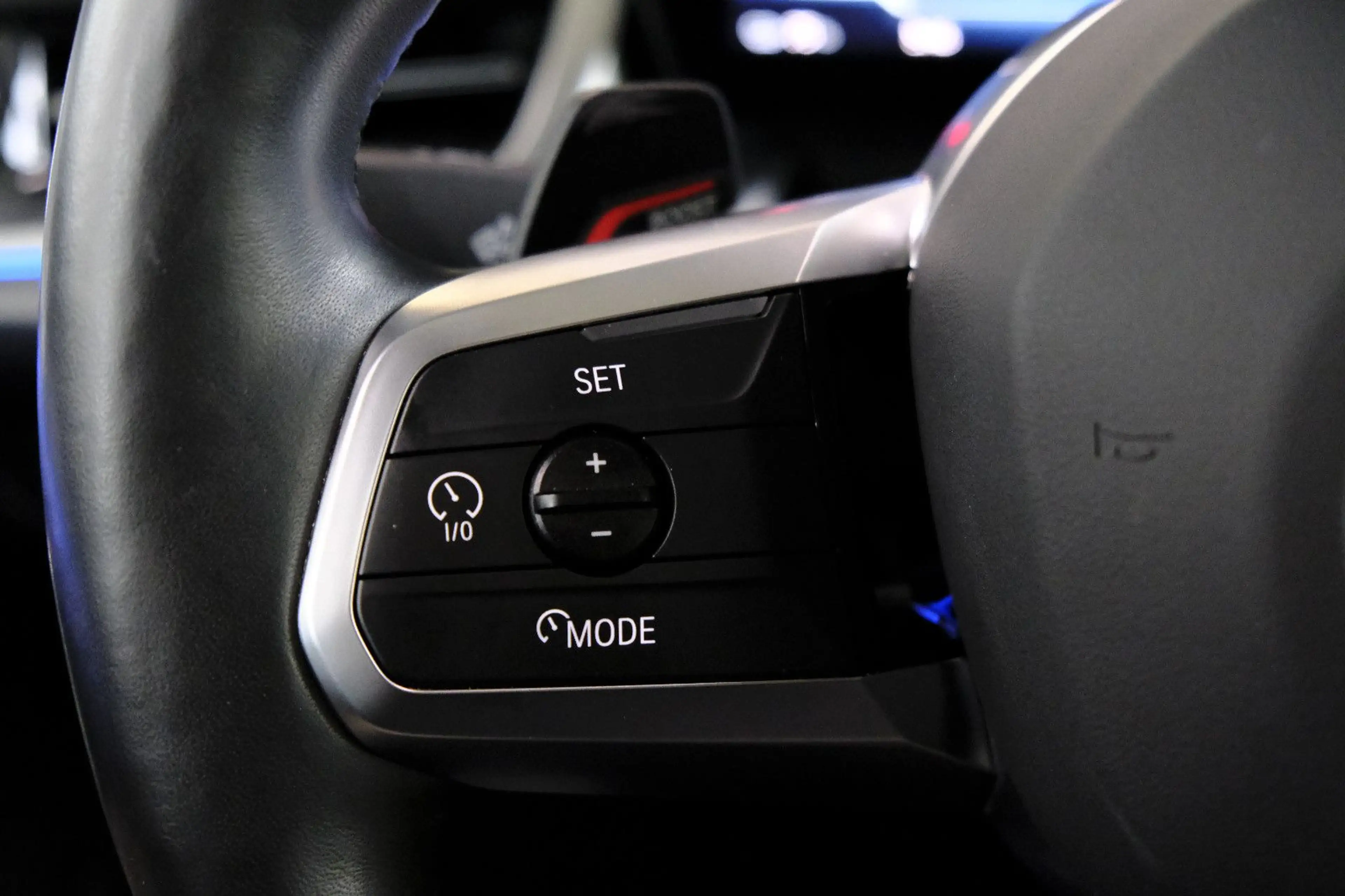 BMW iX1 30 xDrive M Sport*PANO*AHK*HUD*H&K*360°1HD — photo 12