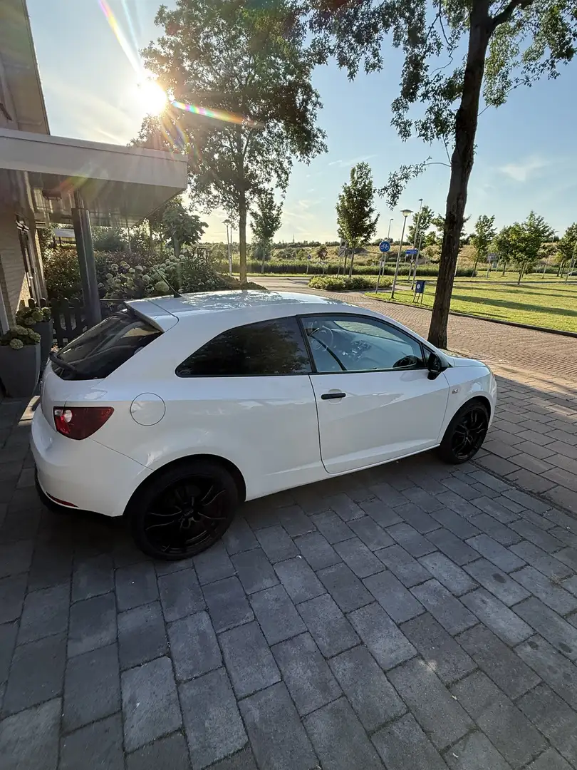 SEAT Ibiza SC 1.2 12V Wit - 2