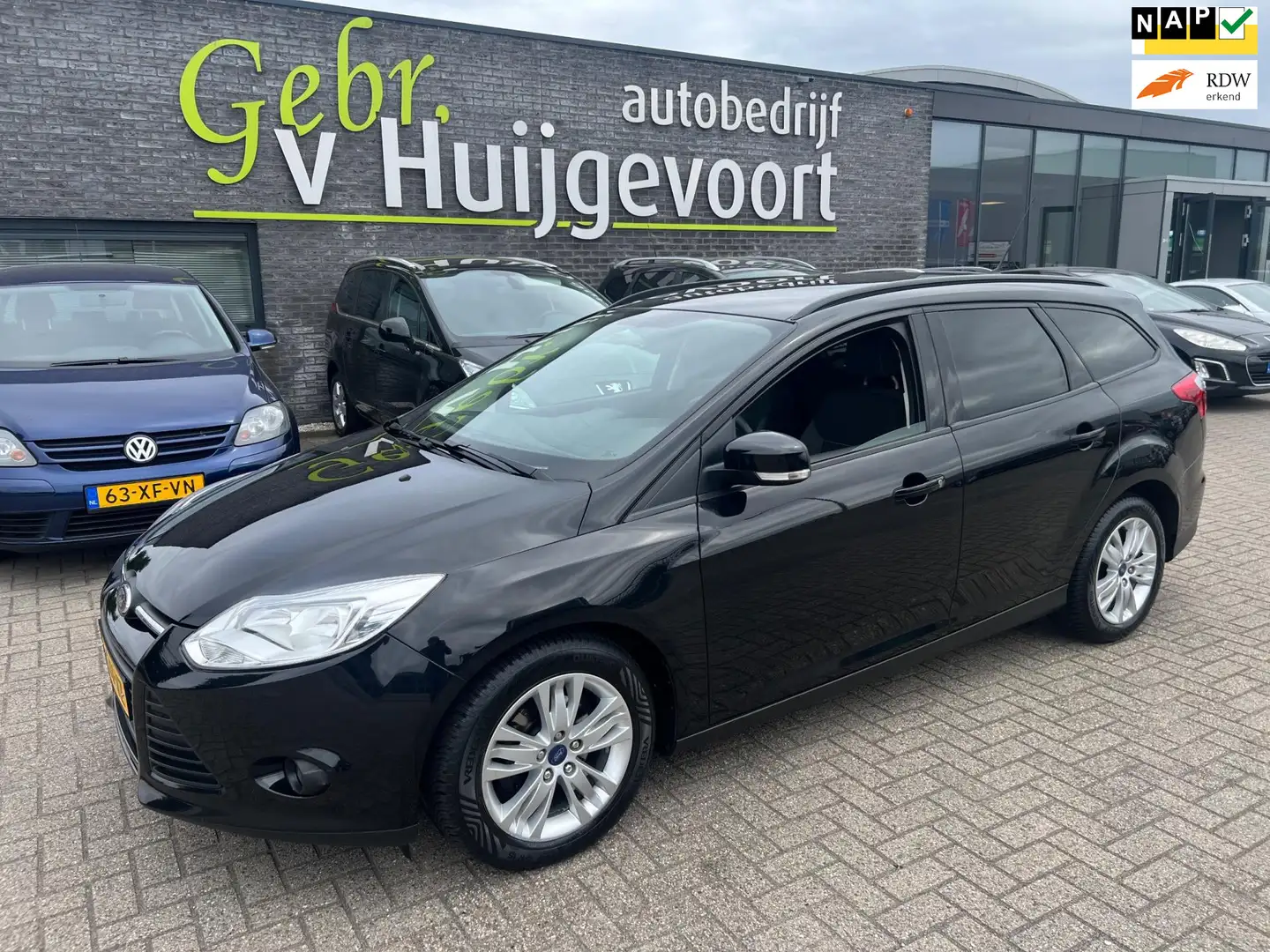 Ford Focus Wagon 1.0 EcoBoost Edition Plus Zwart - 1