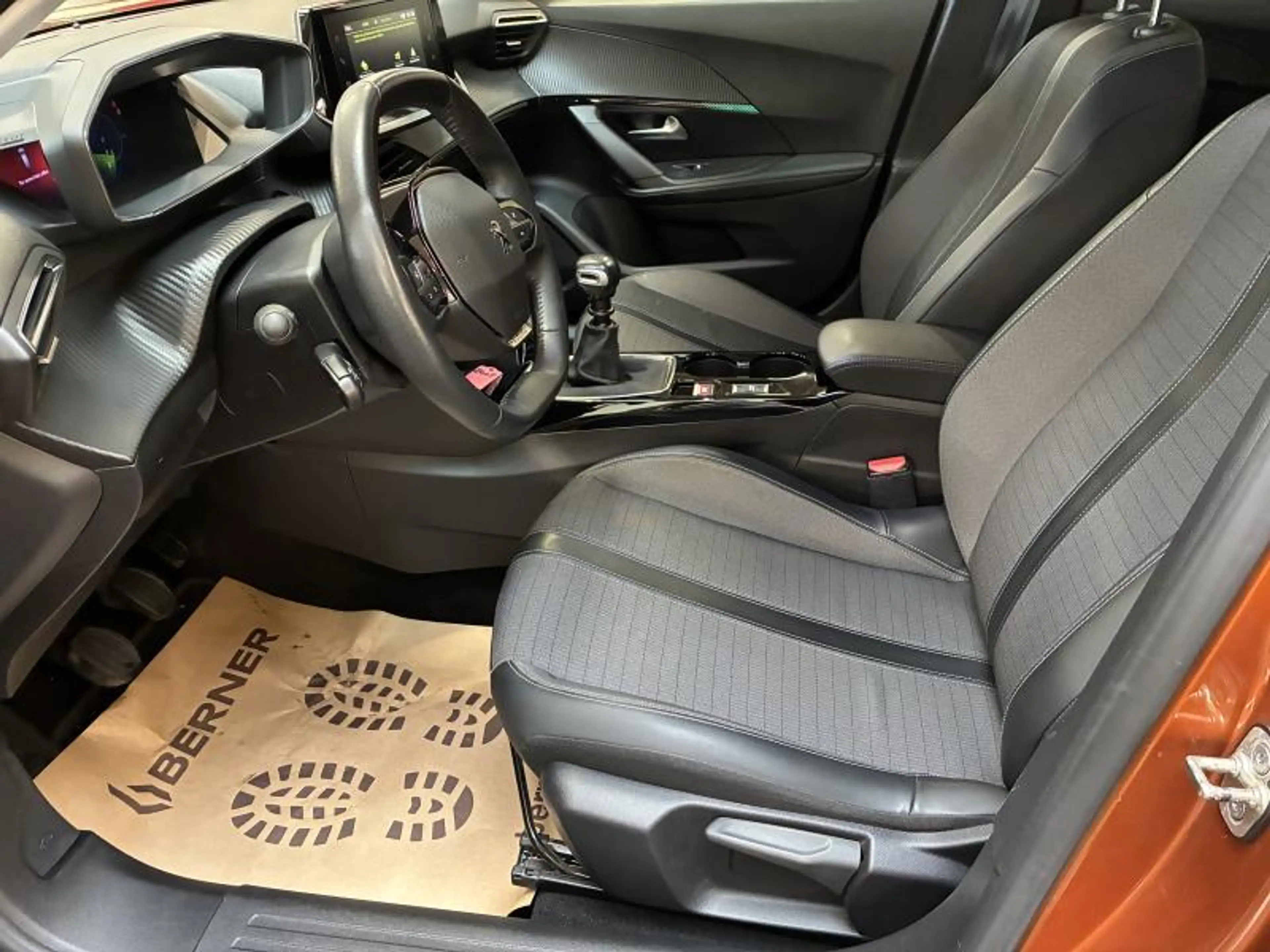 Peugeot 2008 II Allure Pack — photo 7