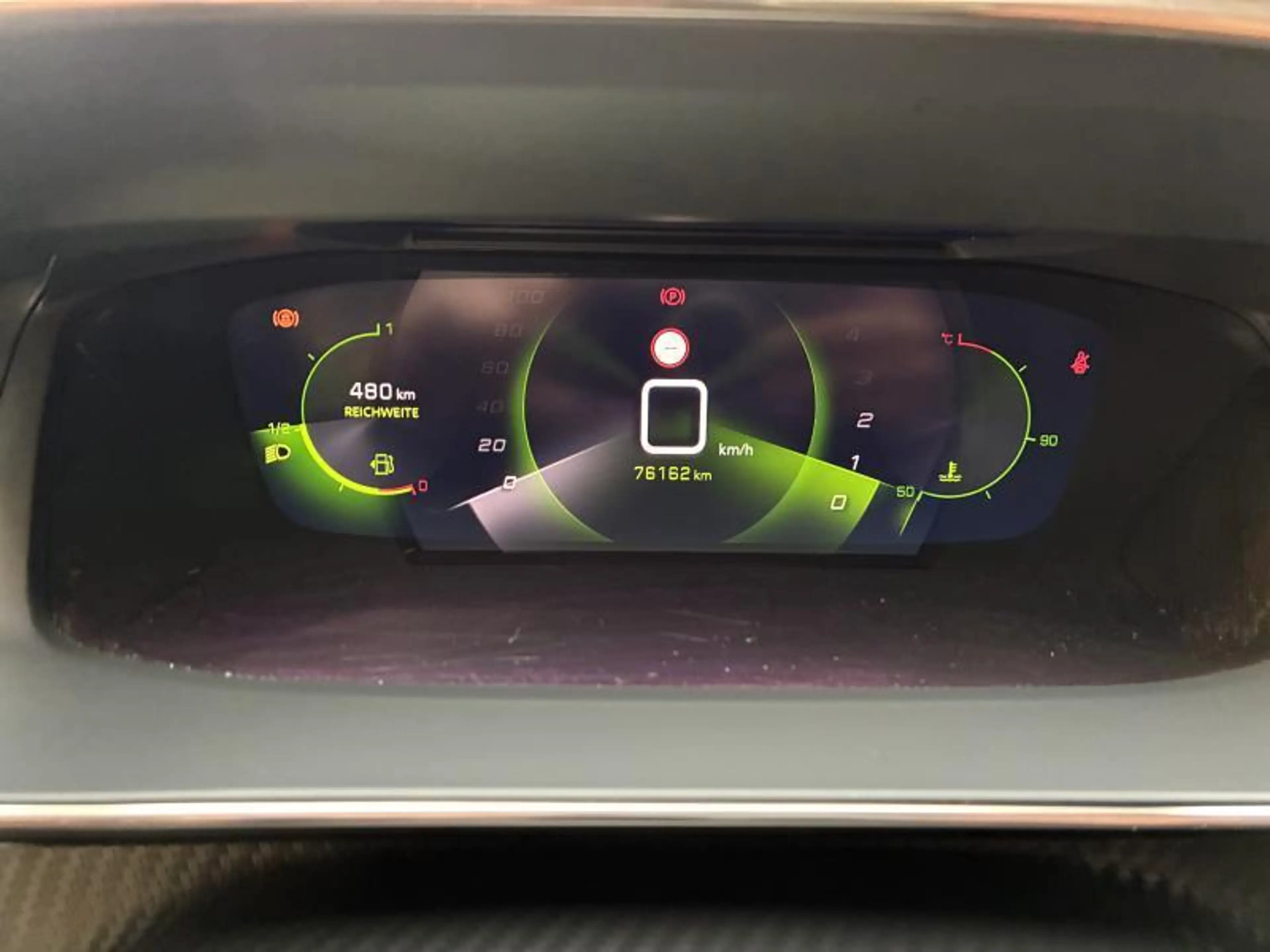 Peugeot 2008 II Allure Pack — photo 10