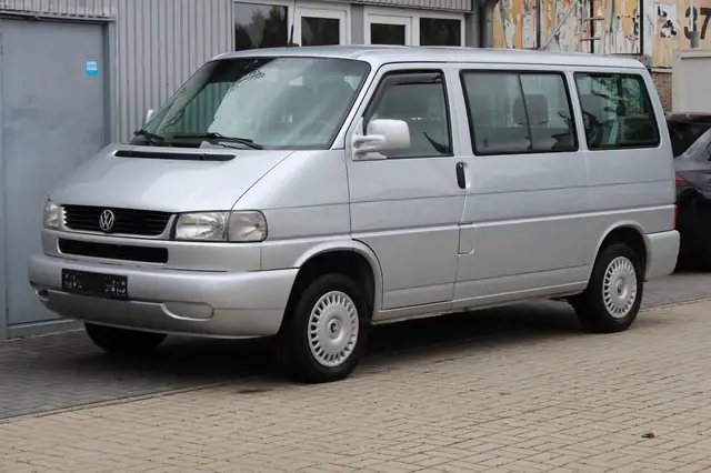 Volkswagen T4 Caravelle 2.5 Automatik 8 Sitzer+Klimaaut+Sta