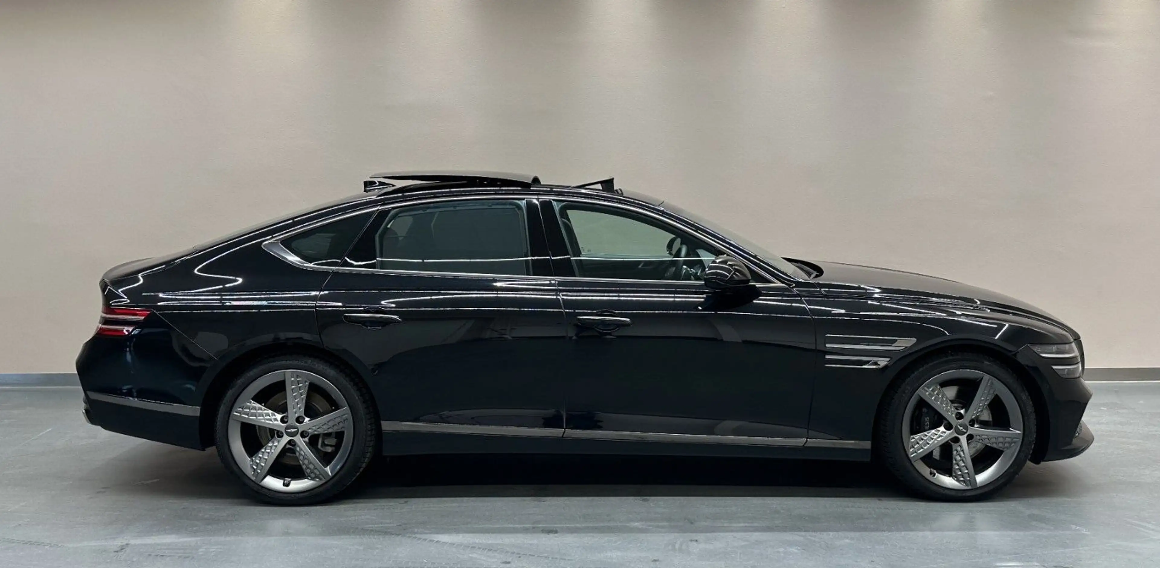 Genesis G80 2.5T RWD Sport *PANORAMADACH*SOUNDSYSTEM* — photo 6