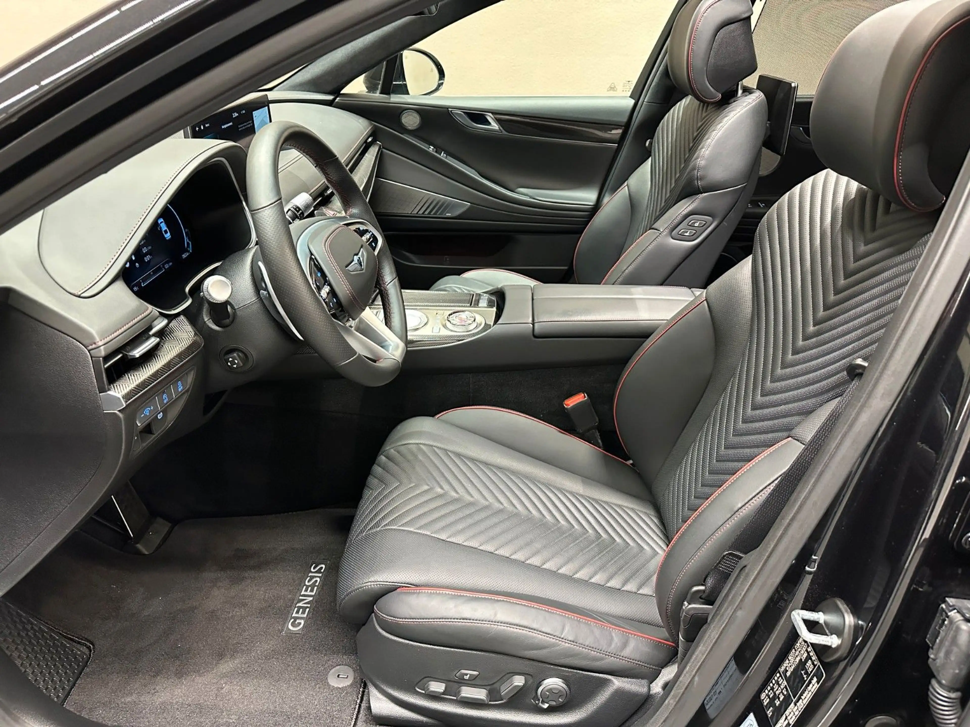 Genesis G80 2.5T RWD Sport *PANORAMADACH*SOUNDSYSTEM* — photo 10