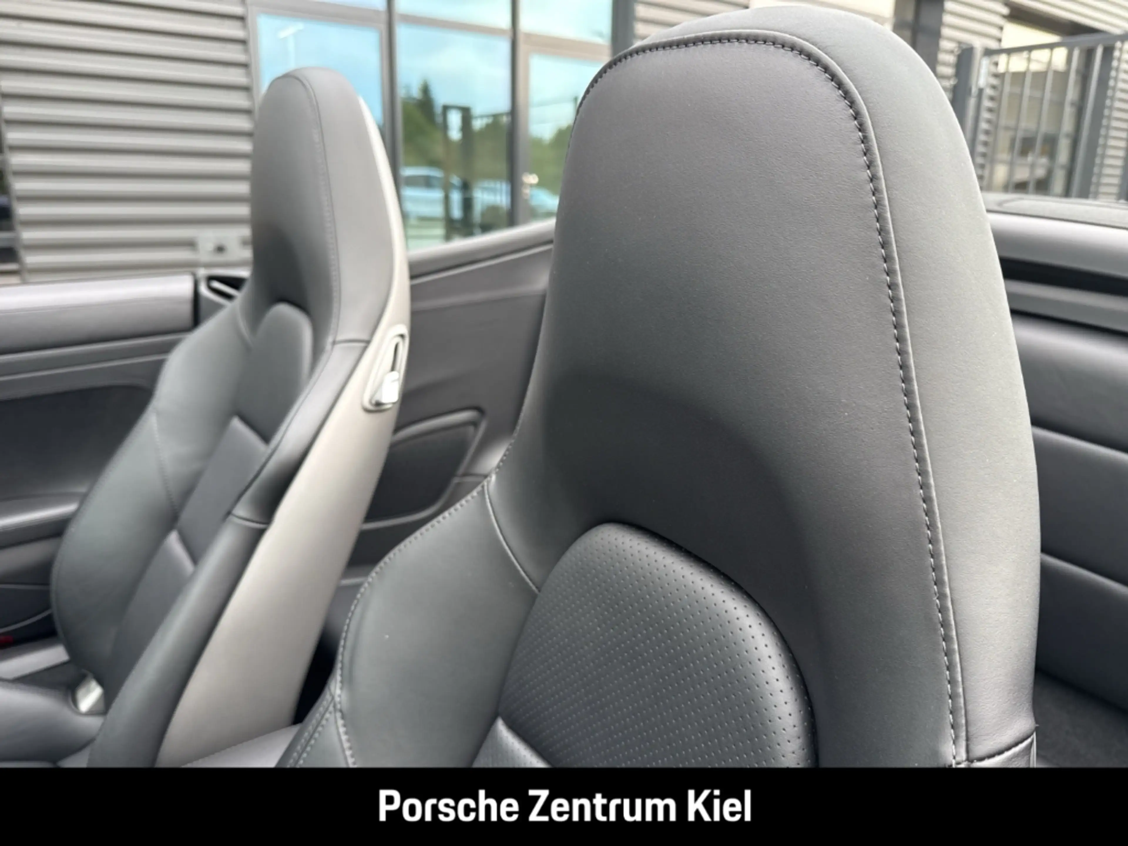 Porsche 991 911 Carrera 4 S Cabrio Sportabgas BOSE 20-Zoll — photo 37