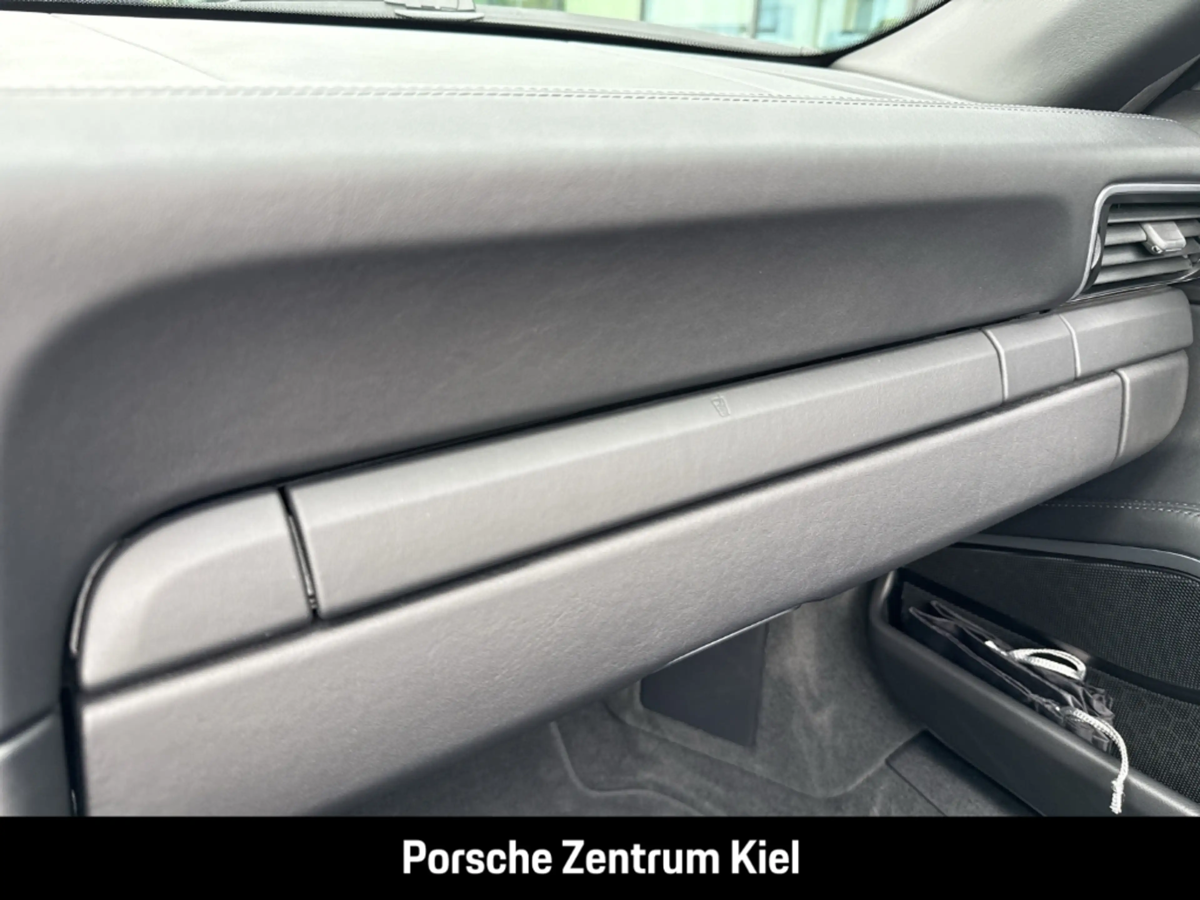 Porsche 991 911 Carrera 4 S Cabrio Sportabgas BOSE 20-Zoll — photo 45