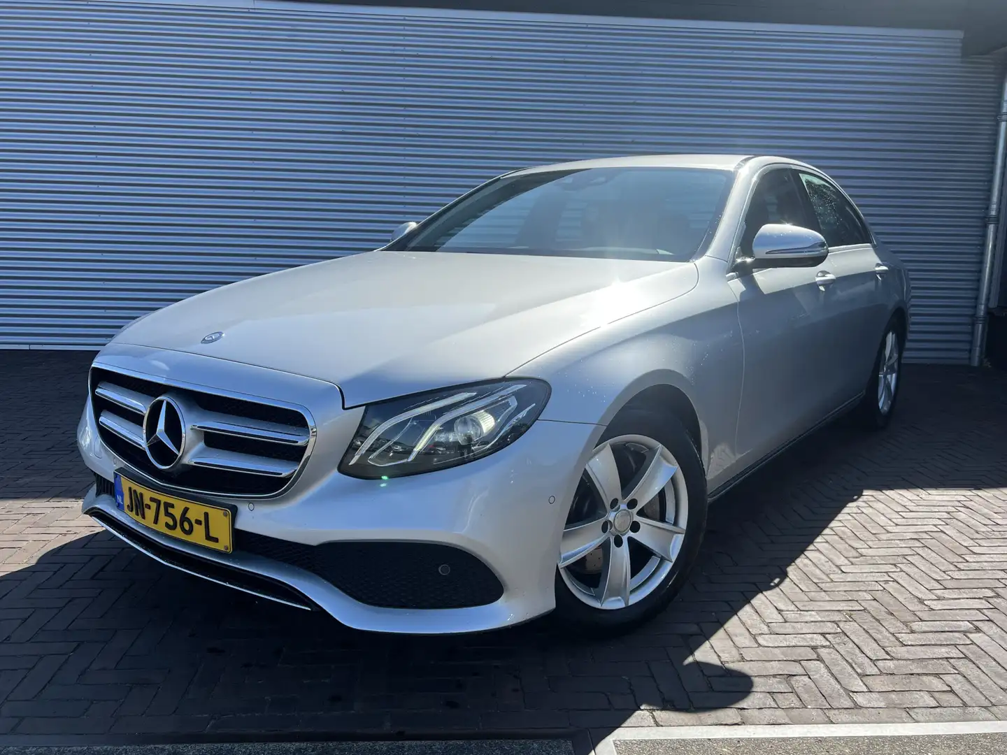Mercedes-Benz E 220 d Lease Edition Grijs - 1