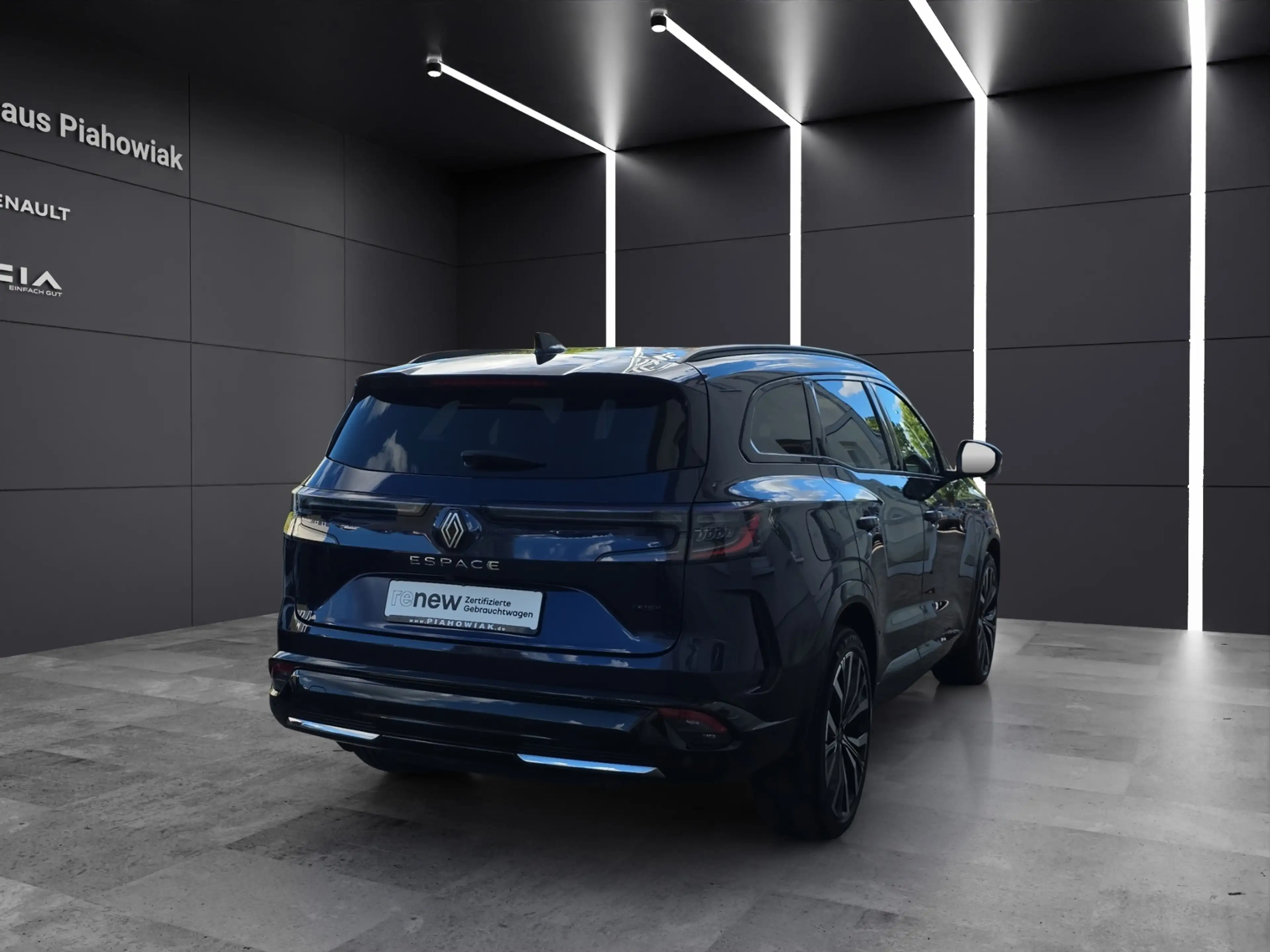 Renault Espace Iconic E-Tech Full Hybrid 200 Panoramadach Automatik Navi Rückfahrkamera — photo 3