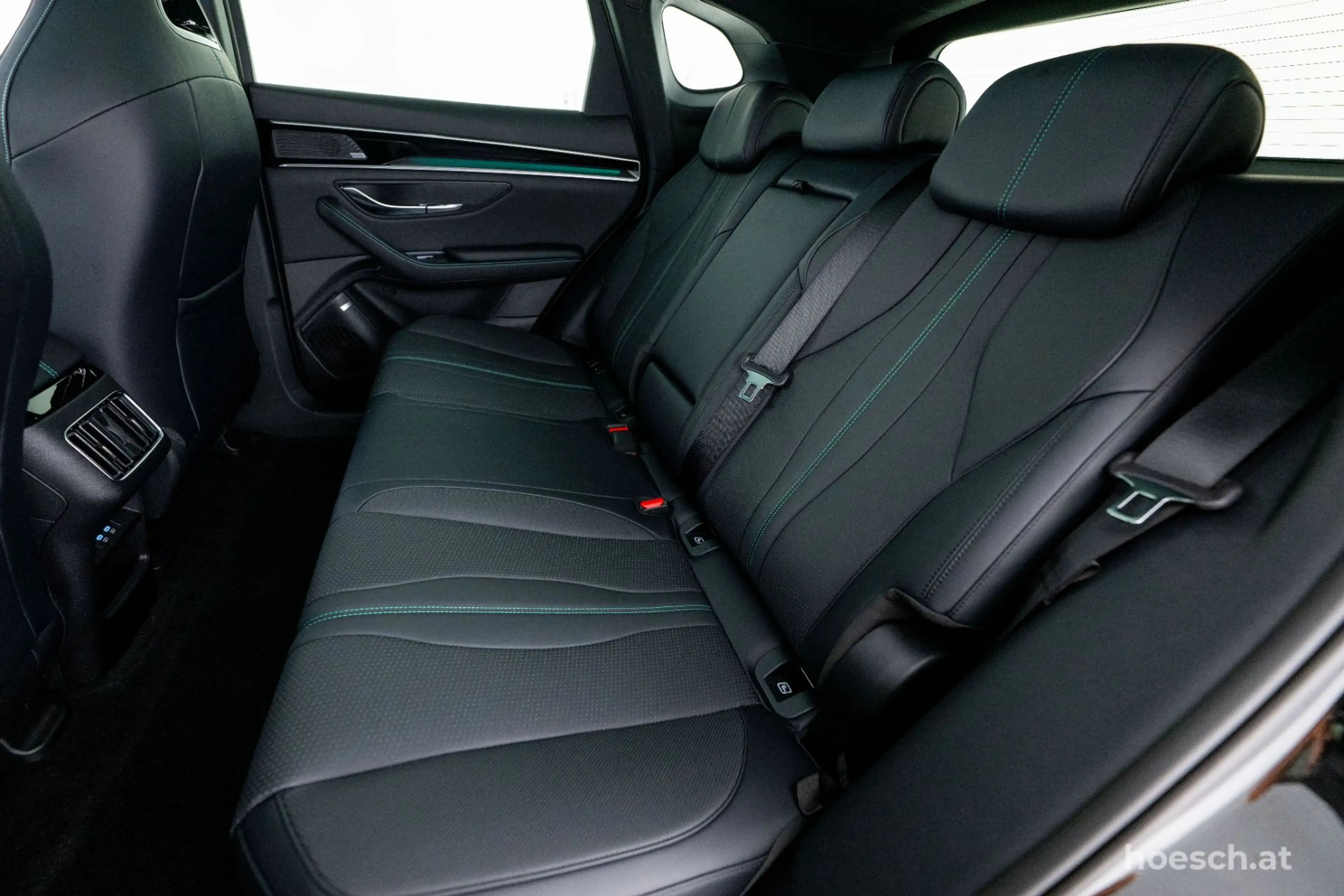 BYD Seal U DM-i COMFORT 26,6 kWh PANO LEDER SOFORT VERFÜGBAR — photo 7