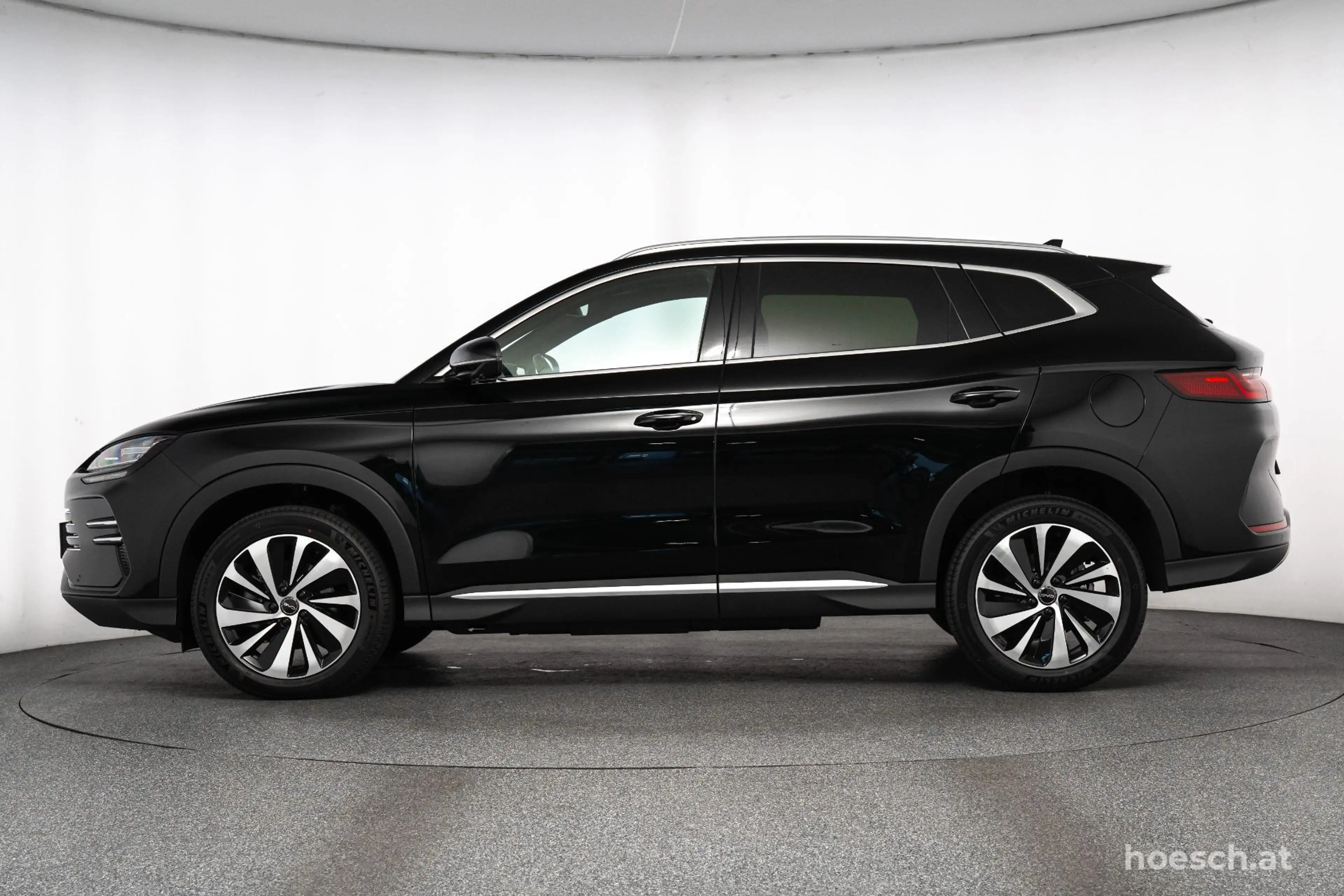 BYD Seal U DM-i COMFORT 26,6 kWh PANO LEDER SOFORT VERFÜGBAR — photo 3