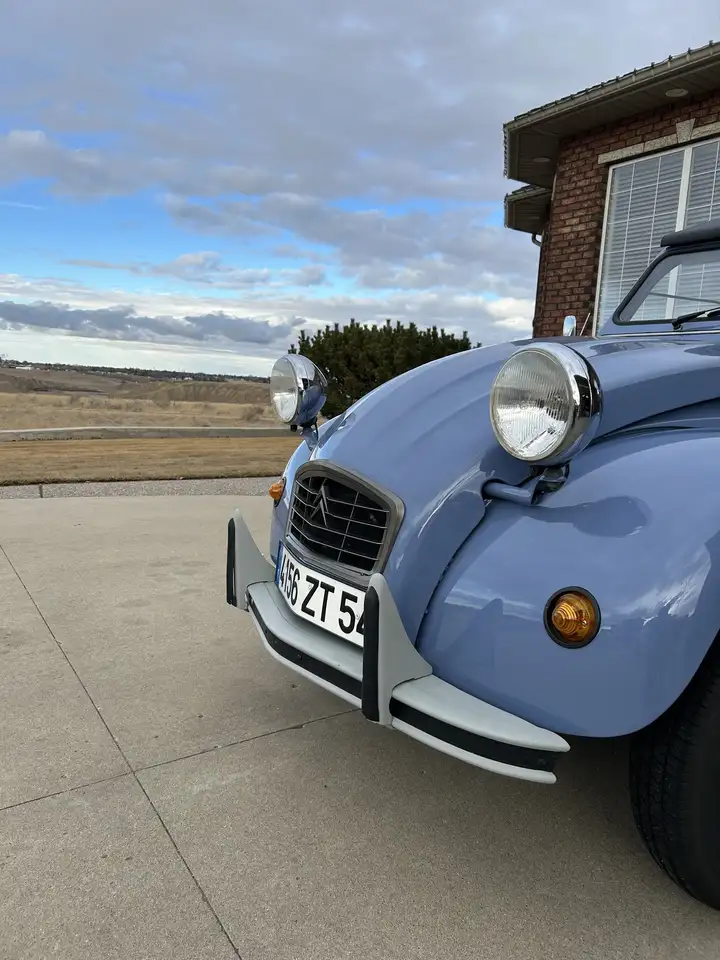 Citroen 2CV снимка Citroen 2CV