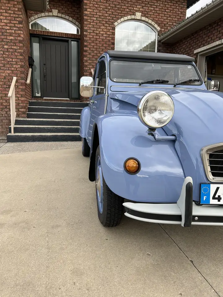Citroen 2CV снимка Citroen 2CV