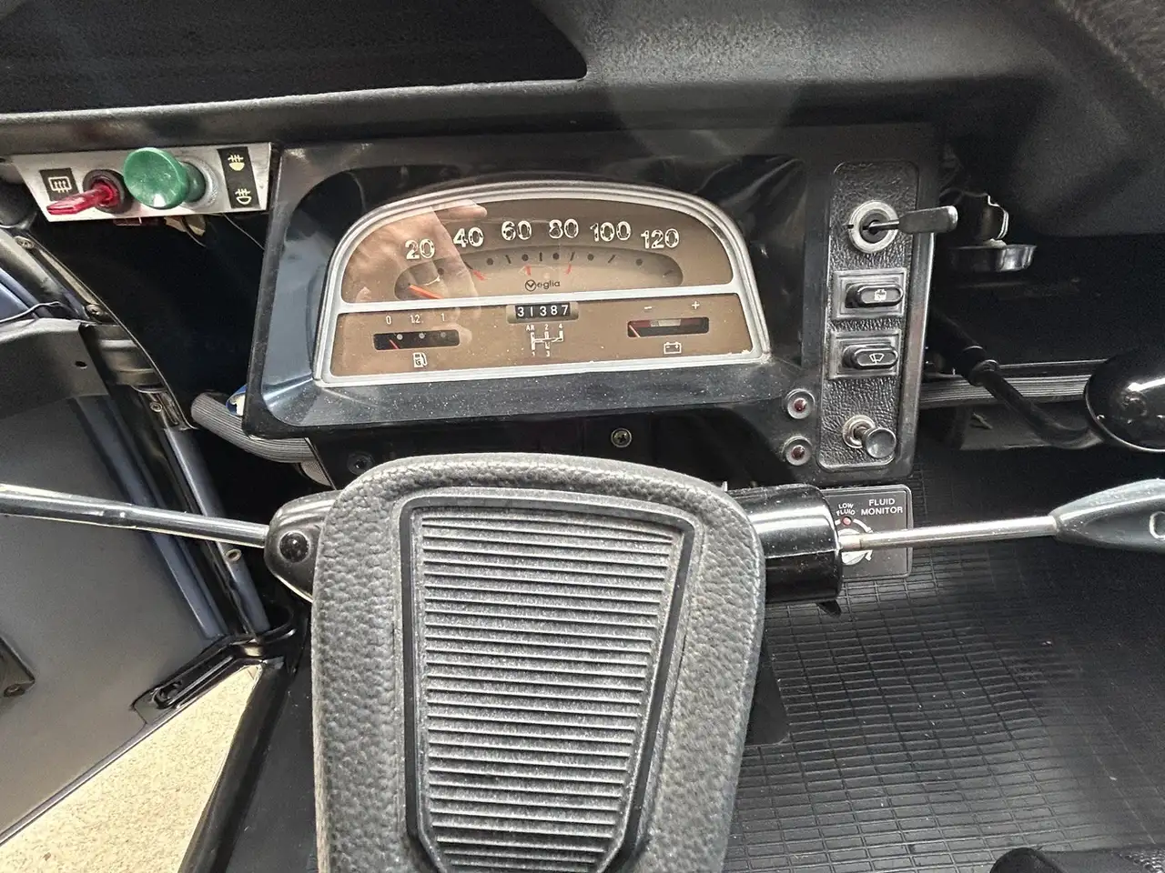 Citroen 2CV снимка Citroen 2CV