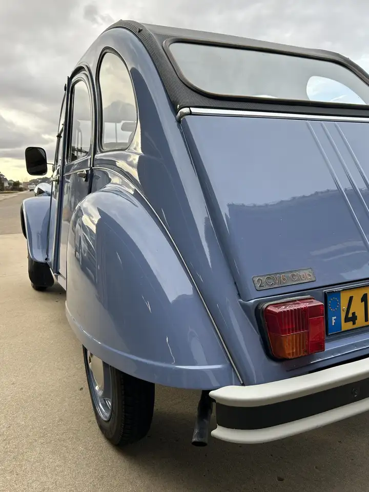 Citroen 2CV снимка Citroen 2CV