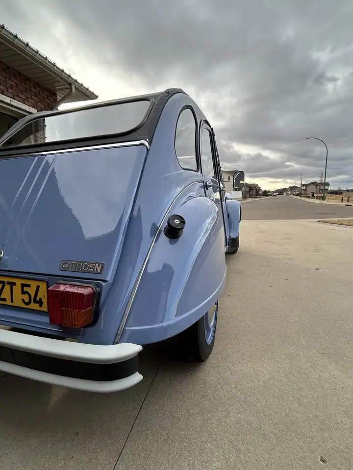 Citroen 2CV снимка Citroen 2CV