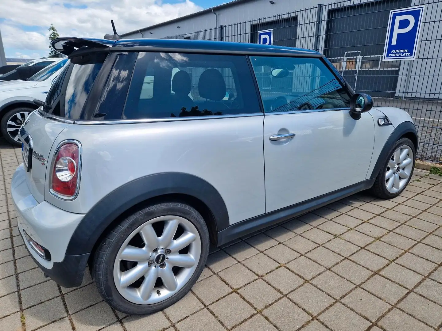 MINI Cooper S COOPER S LEDER NAV PANO H&K SHZ PDC TÜV+SERV NEU Argent - 1