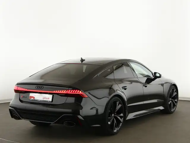 Audi RS7 view 8