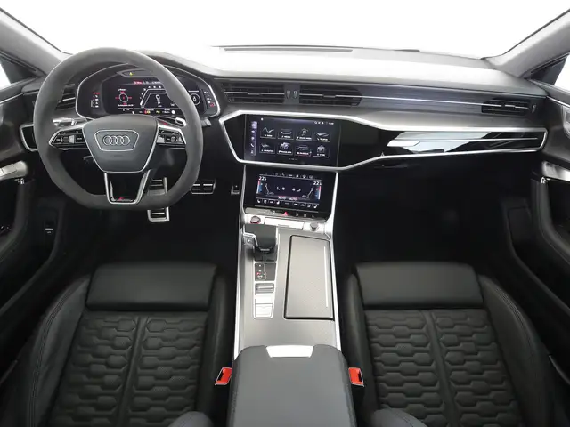 Audi RS7 view 12
