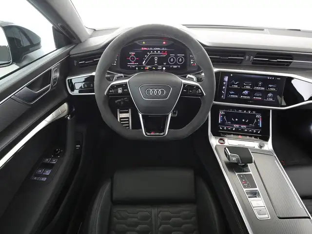 Audi RS7 view 11