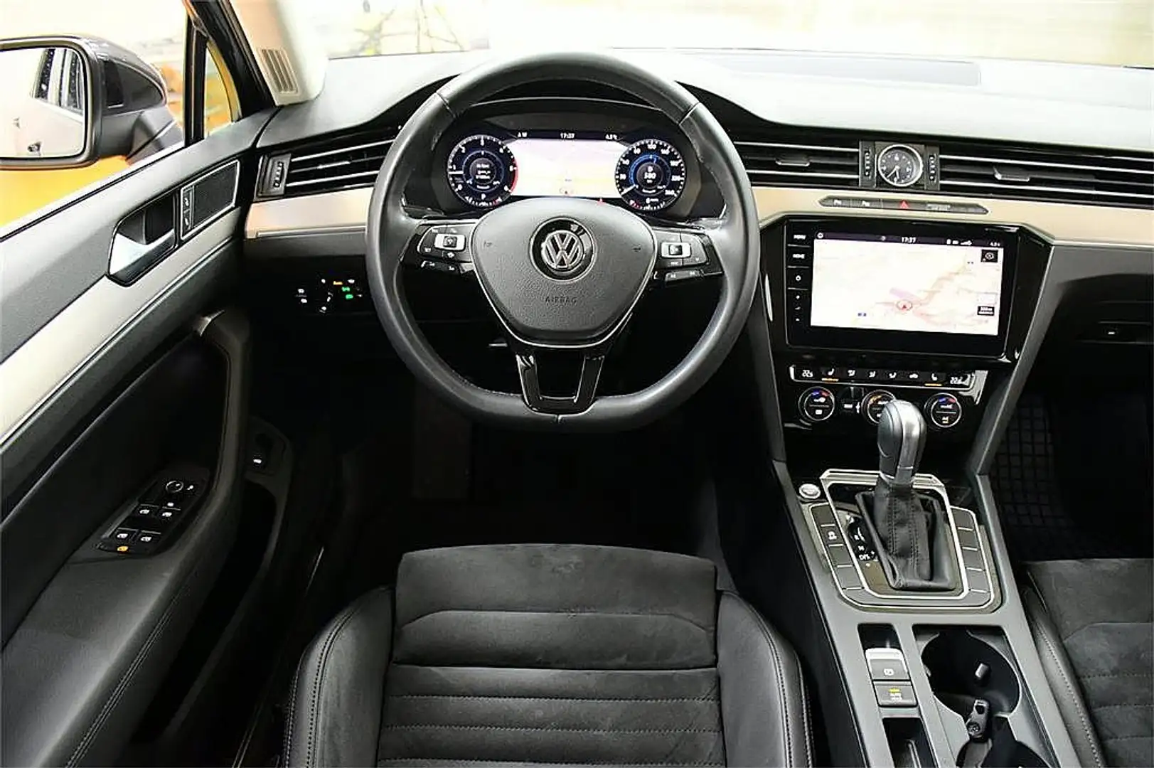 Volkswagen Passat Variant Highline 2,0 TDI SCR DSG Szürke - 2