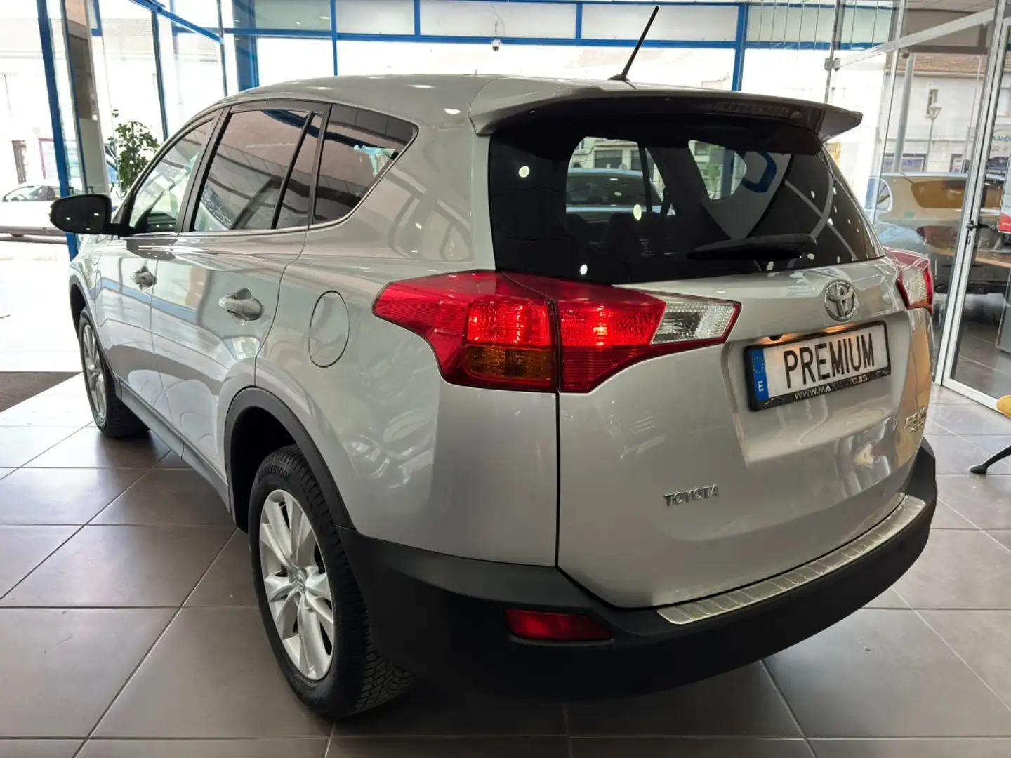 Toyota RAV 4 150D Executive AWD AutoDrive Gris - 2