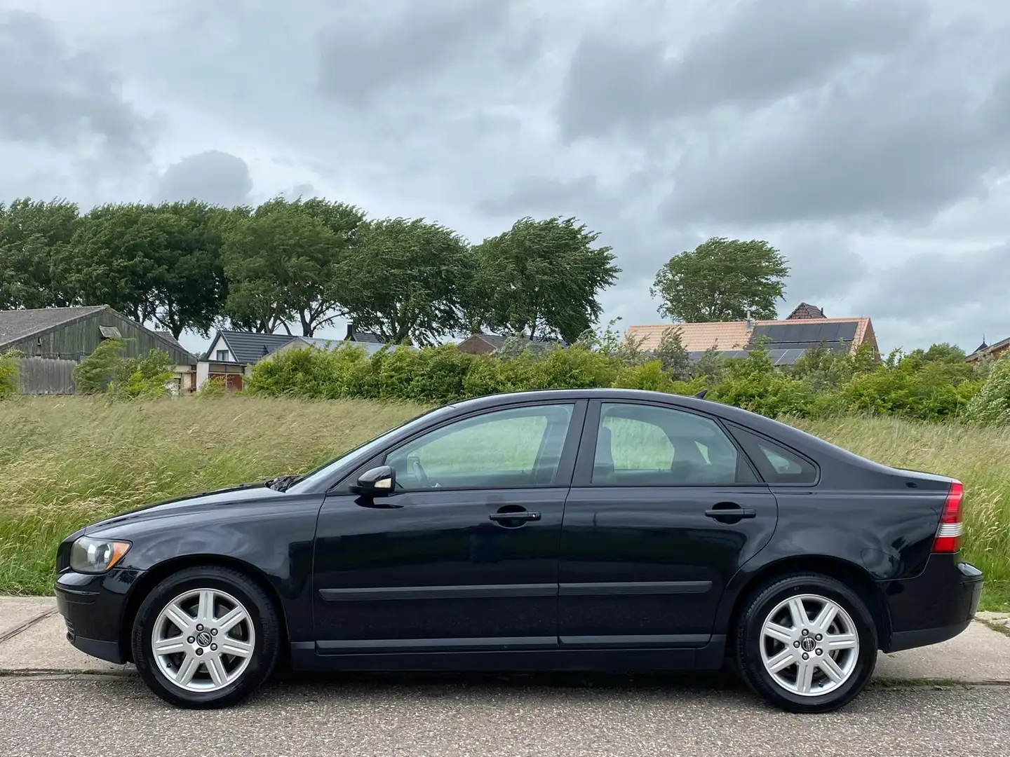 Volvo S40 2.4 Momentum ECC Audio/CD Electric pakket EBD Colo Zwart - 2