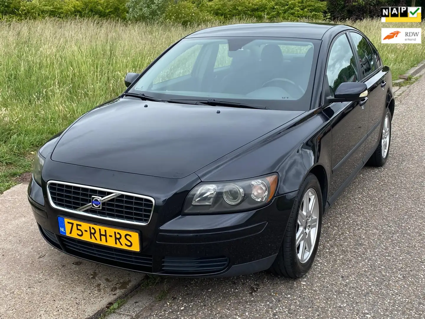Volvo S40 2.4 Momentum ECC Audio/CD Electric pakket EBD Colo Zwart - 1