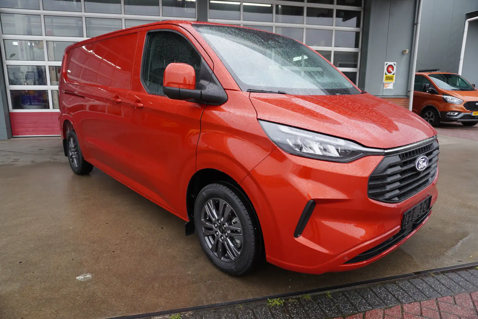 Ford Transit Custom 320 2.0 TDCI 136PK L2H1 Limited ACTIEPRIJS OP=OP n Rojo - 2