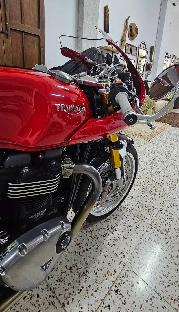 Triumph Thruxton Rojo - 2
