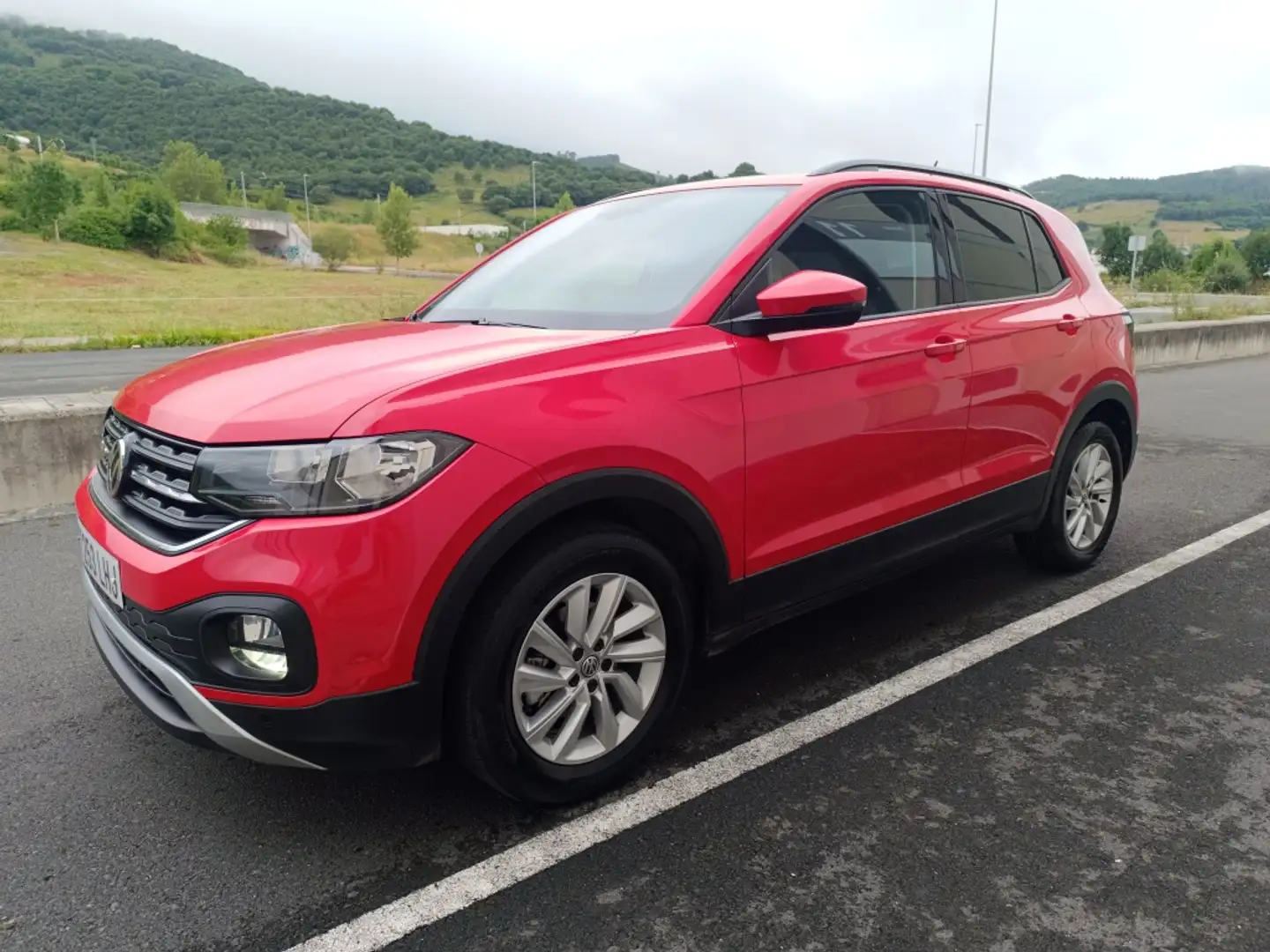 Volkswagen T-Cross 1.0 TSI Advance Rouge - 1