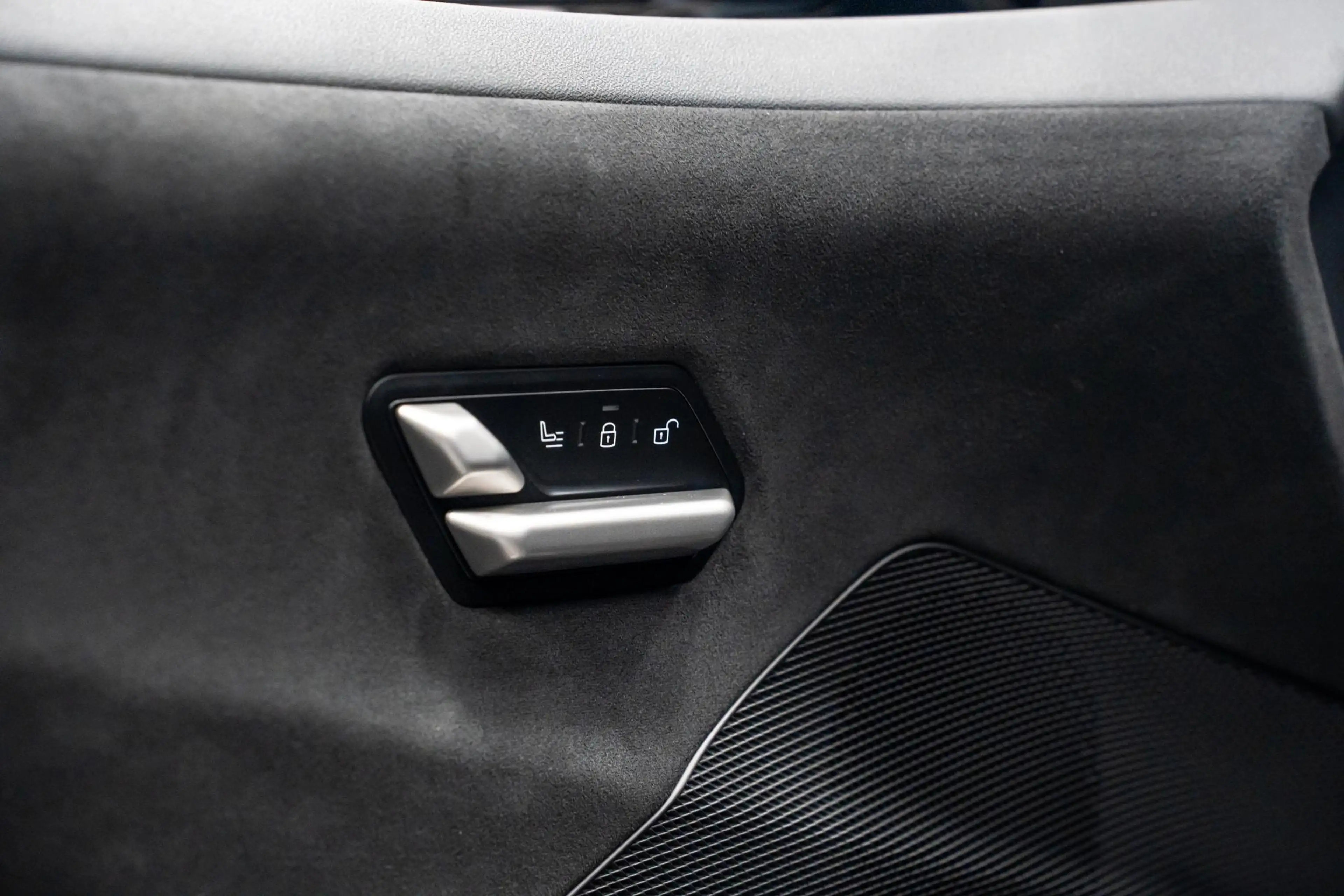 BMW iX3 50 xDrive 113 kWh *Harman-Kardon / HUD / Memory / — photo 11