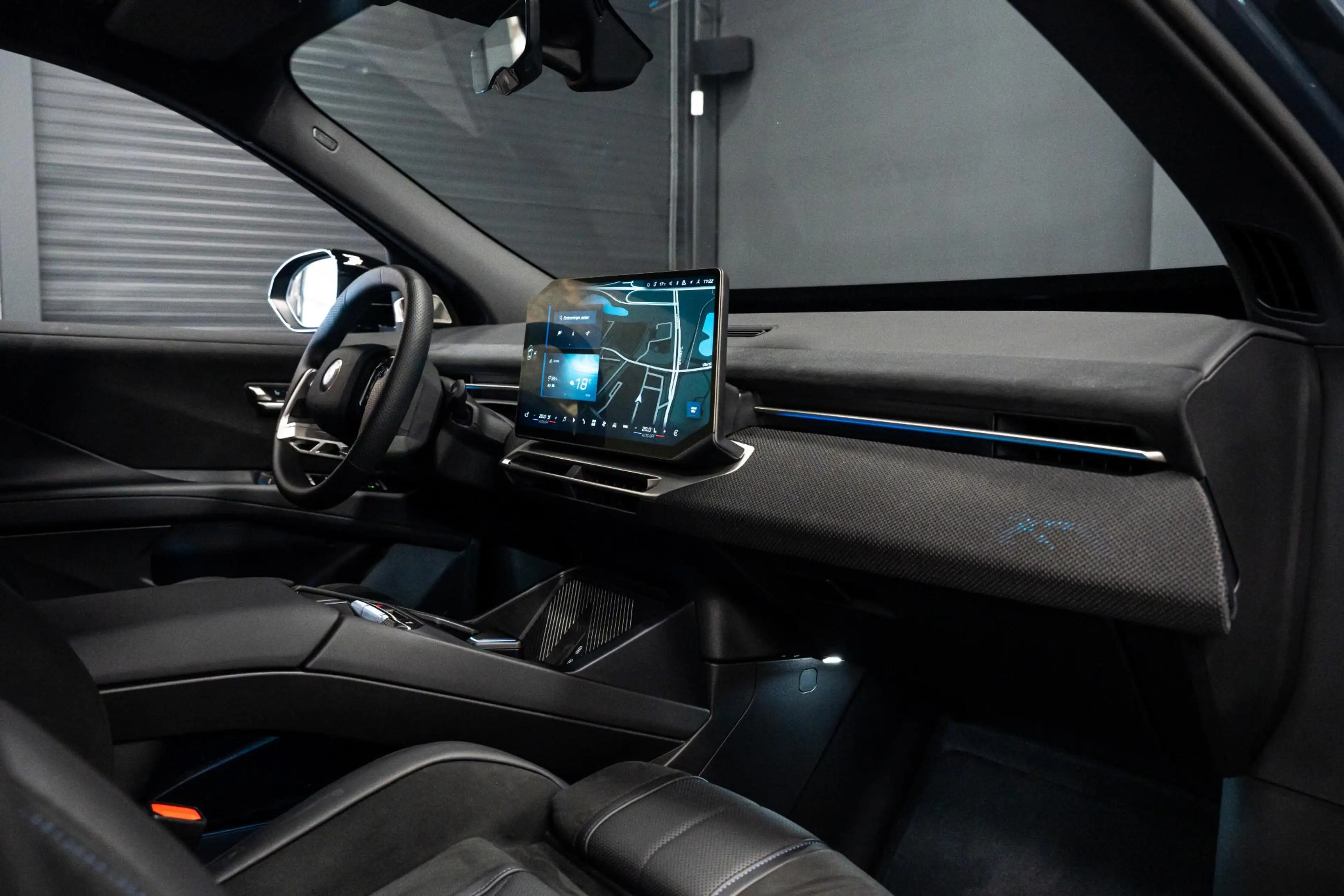 BMW iX3 50 xDrive 113 kWh *Harman-Kardon / HUD / Memory / — photo 14
