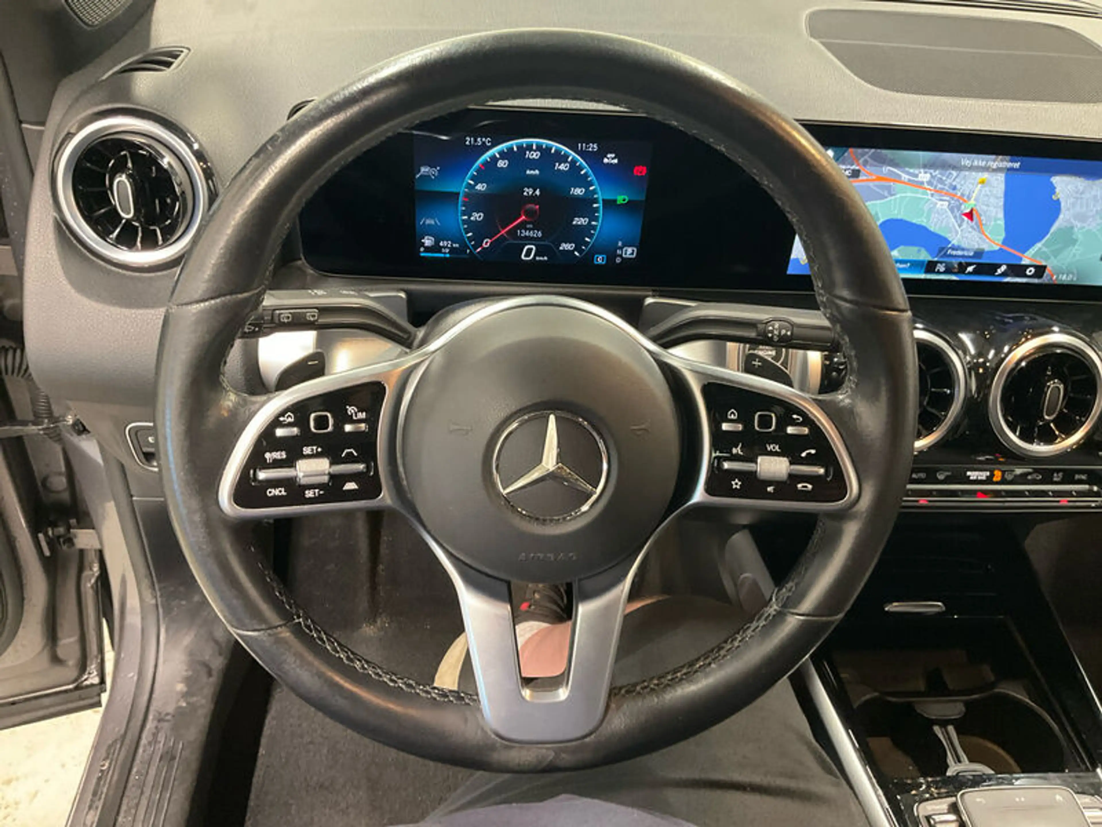 Mercedes-Benz GLB 200 GLB 200 NAVI LED RADIO TEMPO MFL SHZ AHK KAMERA ACC T-Leder — photo 7