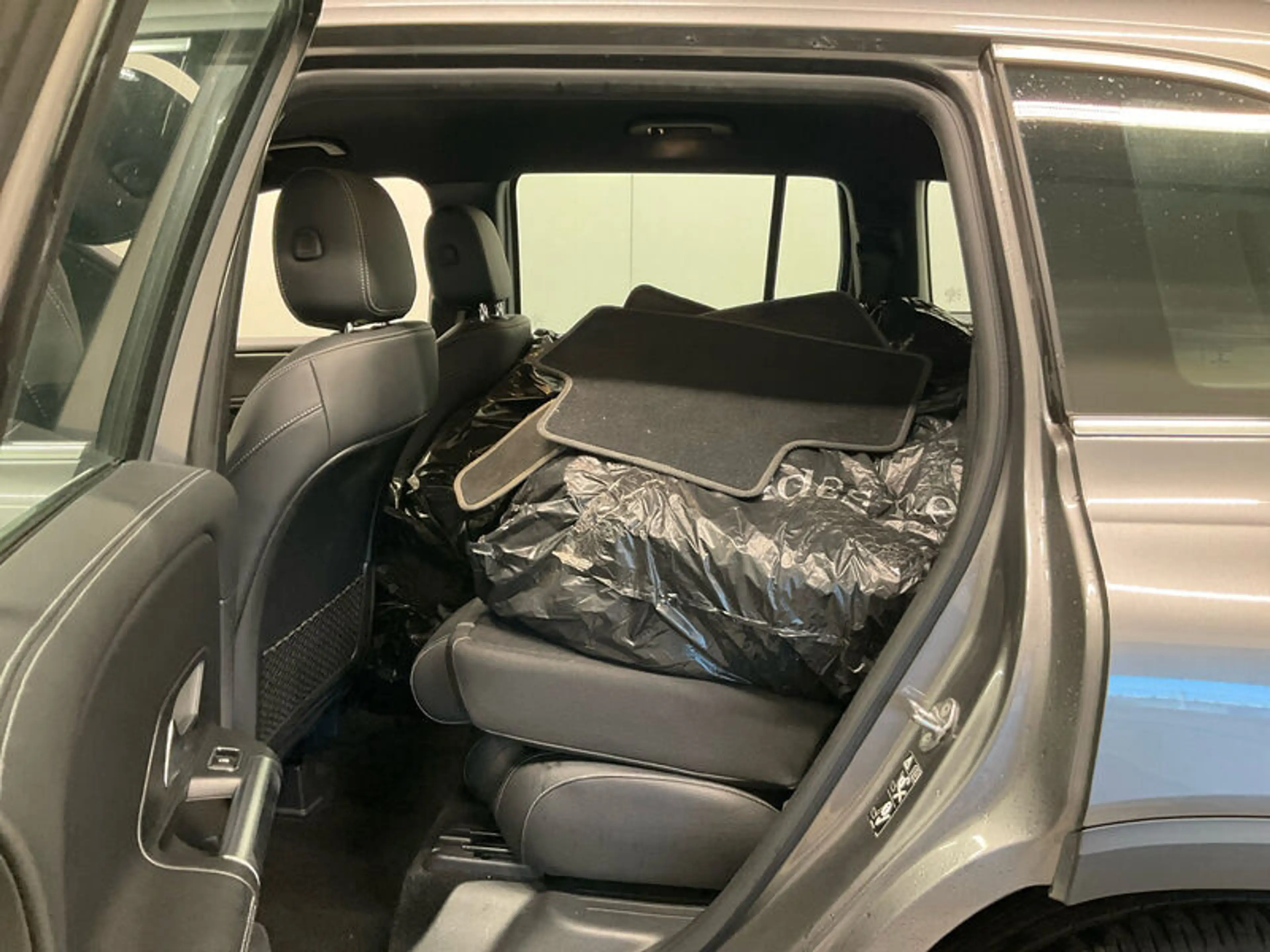 Mercedes-Benz GLB 200 GLB 200 NAVI LED RADIO TEMPO MFL SHZ AHK KAMERA ACC T-Leder — photo 12