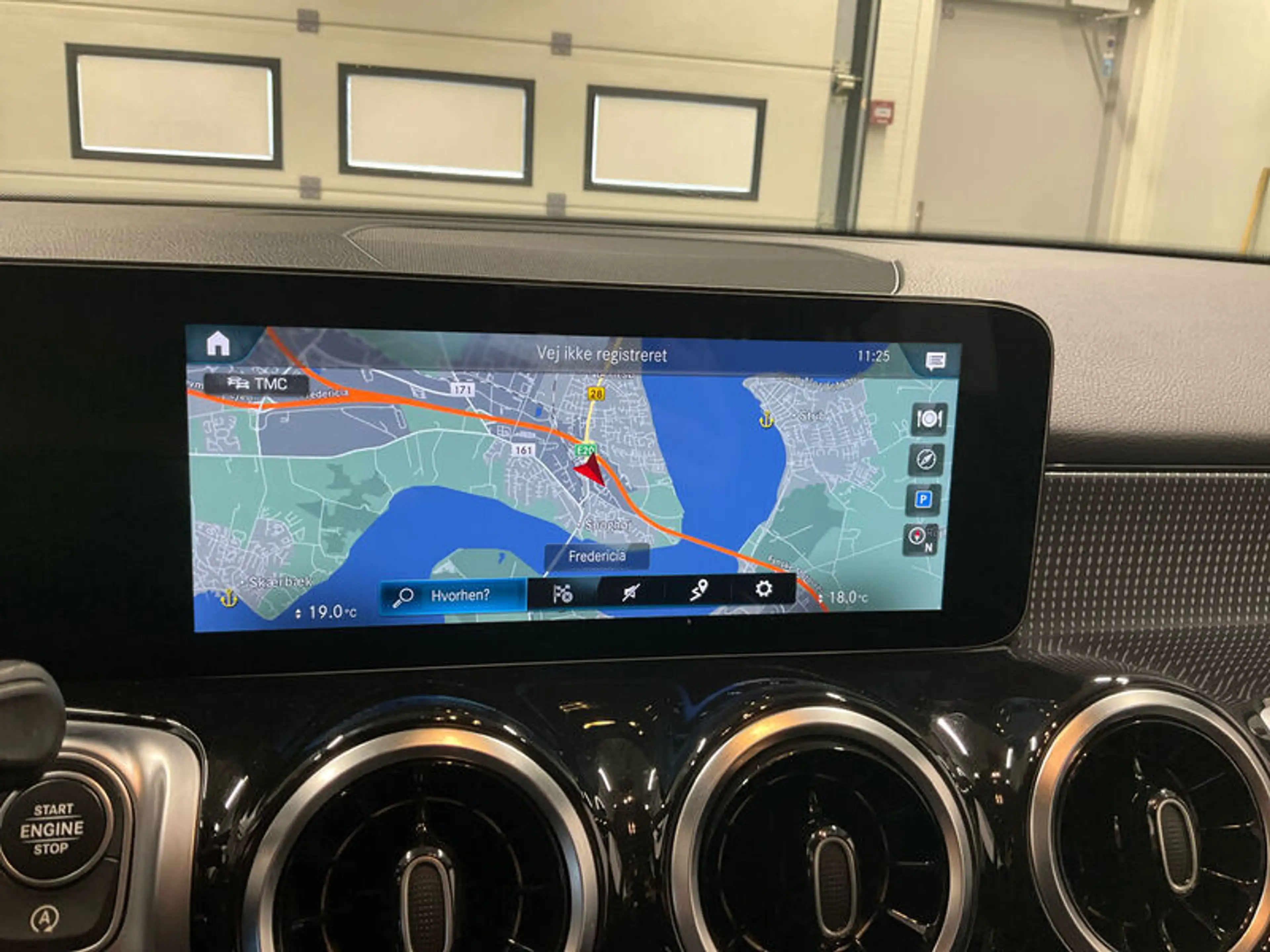 Mercedes-Benz GLB 200 GLB 200 NAVI LED RADIO TEMPO MFL SHZ AHK KAMERA ACC T-Leder — photo 9