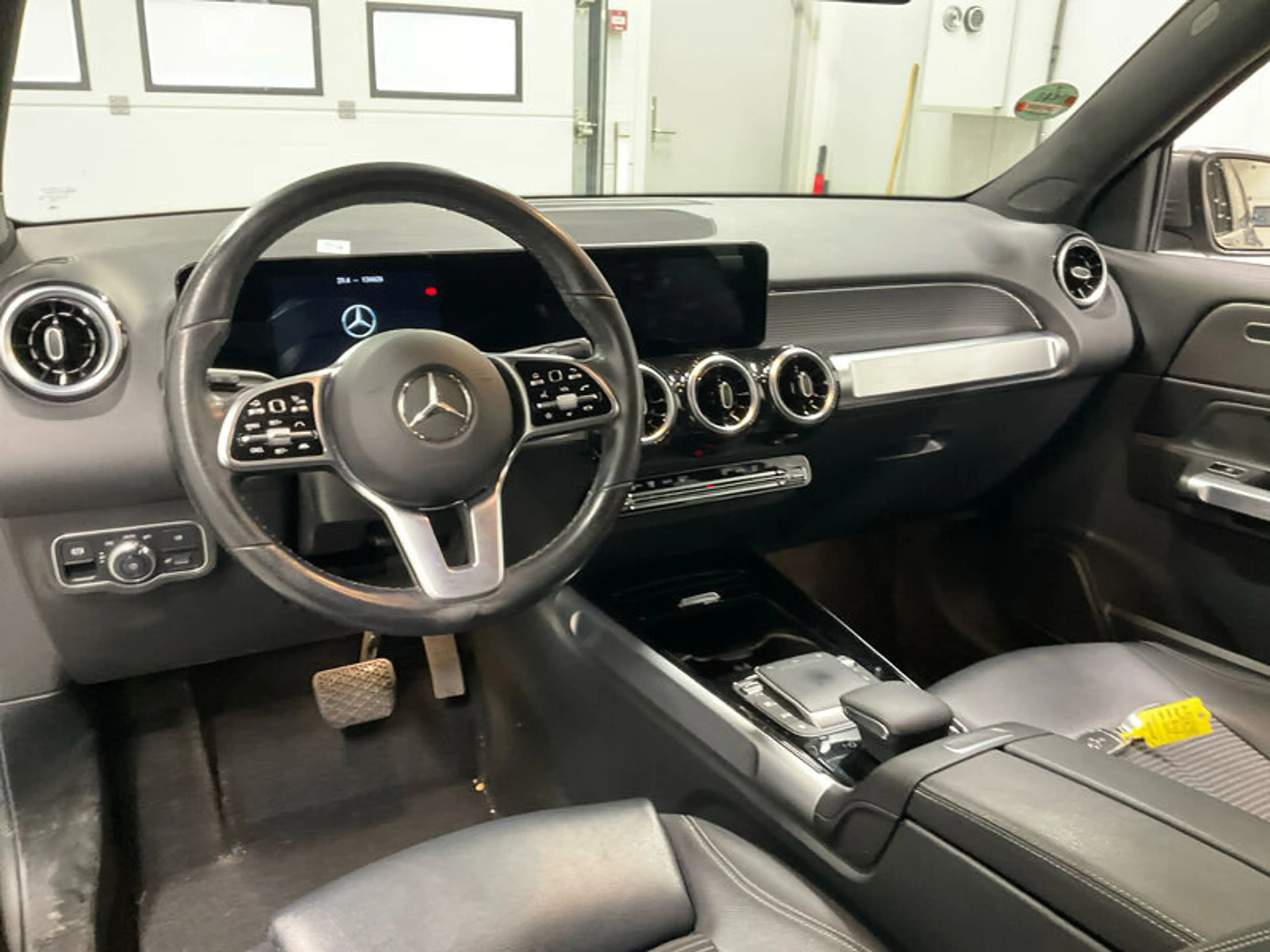 Mercedes-Benz GLB 200 GLB 200 NAVI LED RADIO TEMPO MFL SHZ AHK KAMERA ACC T-Leder — photo 6