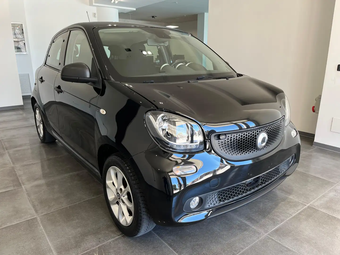 smart forFour Forfour II 2015 1.0 Youngster 71cv my18 Black - 1