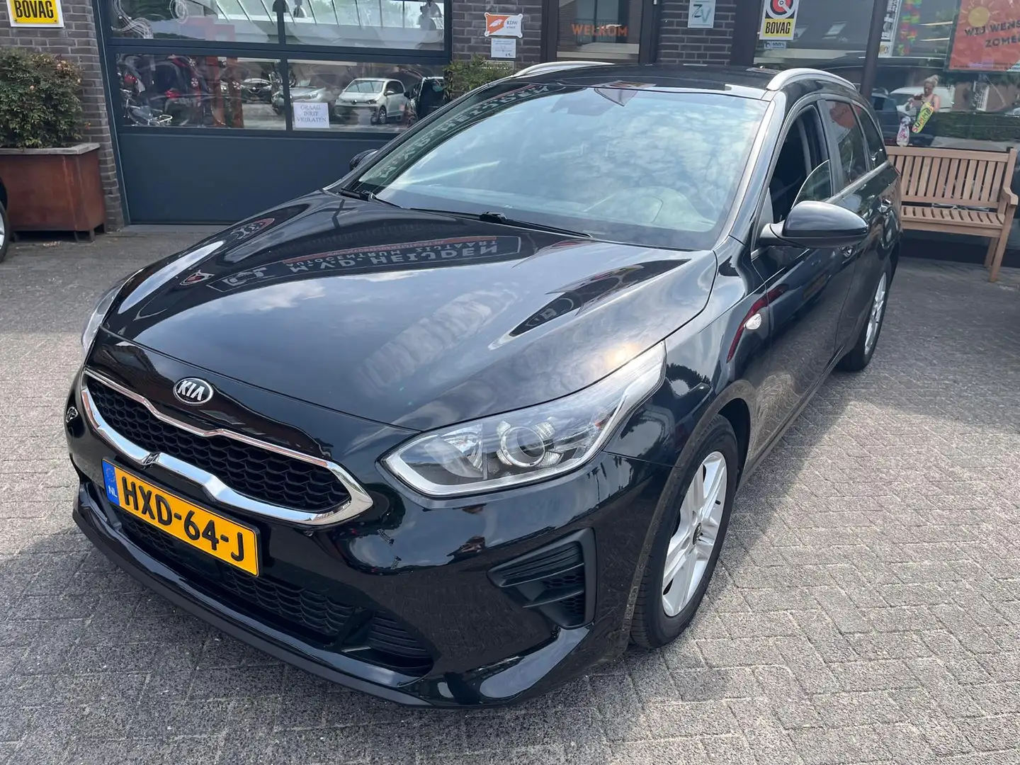 Kia Ceed SW / cee'd SW 1.0 T-GDi 100pk Noir - 1