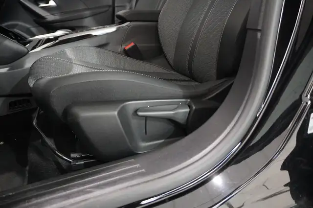 Peugeot 2008 view 15