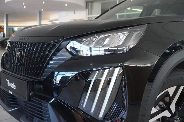 Peugeot 2008 view 5