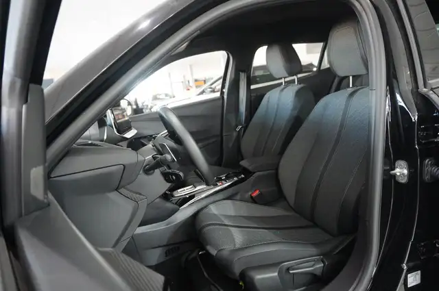 Peugeot 2008 view 17