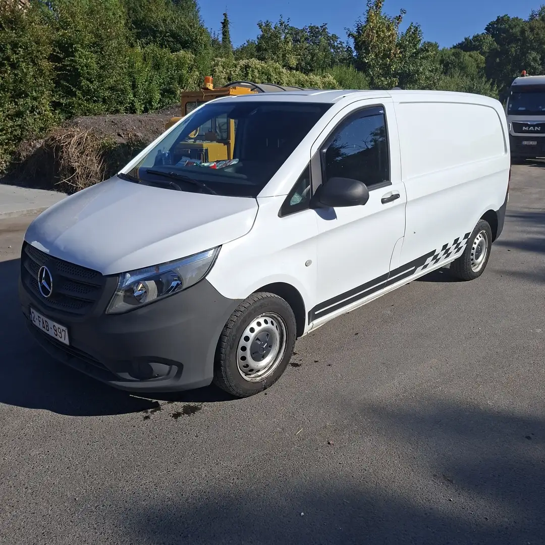 Mercedes-Benz W 114/115 Strich-Acht - 1