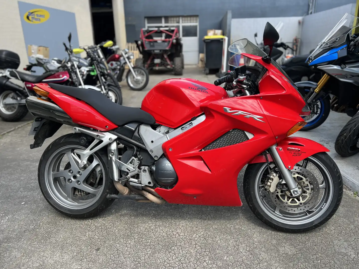 Honda VFR 800 Rojo - 1