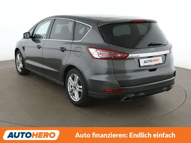 Ford S-Max view 4