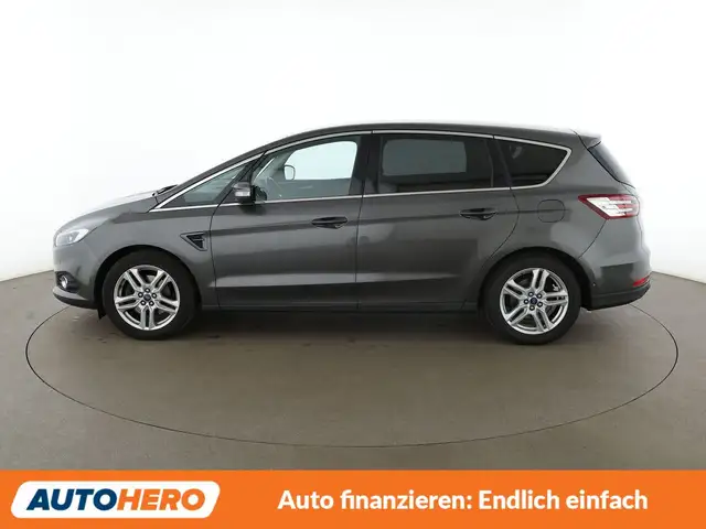 Ford S-Max view 3