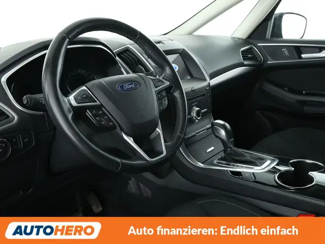 Ford S-Max view 11