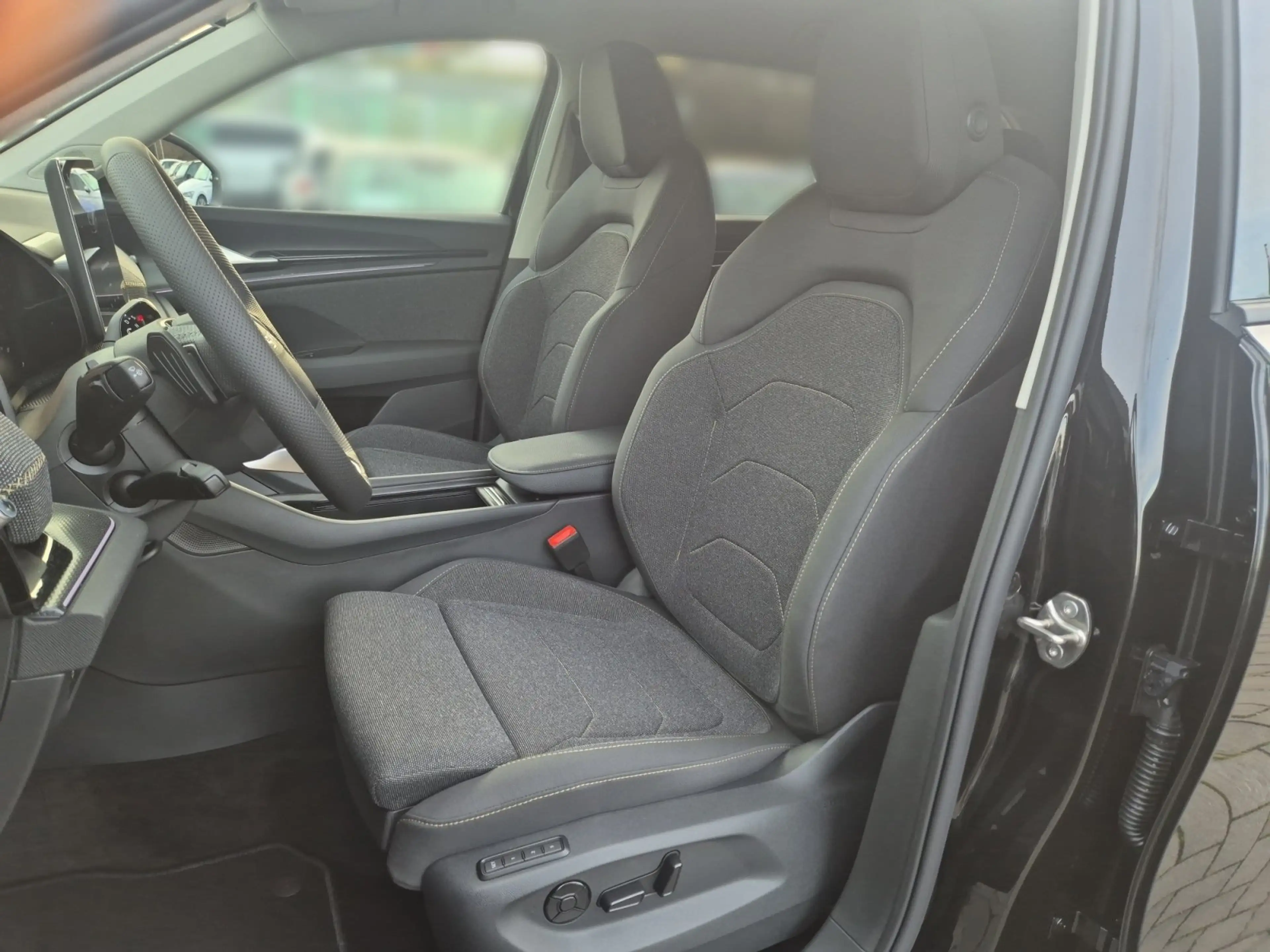 Skoda Kodiaq Selection 142kw 4x4TDI DSG *7-Sitzer*AHK* — photo 8